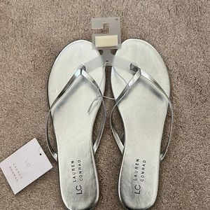 Lauren Conrad flip flops